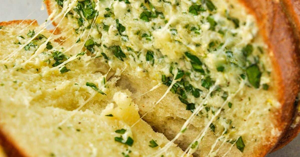 Ultimate Stuffed Mozzarella Cheesy Garlic Bread Home Cooked Harvest