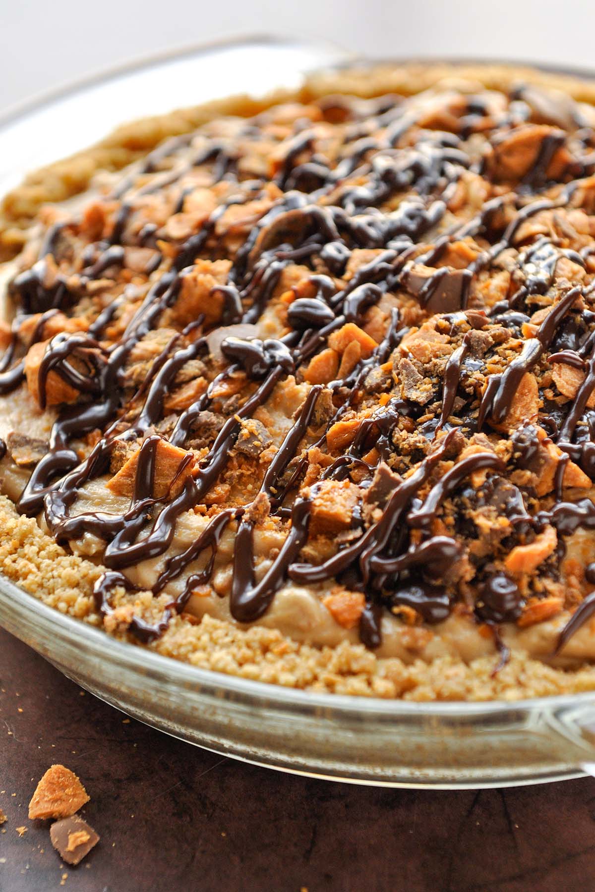 Up close of the full butterfinger pie.