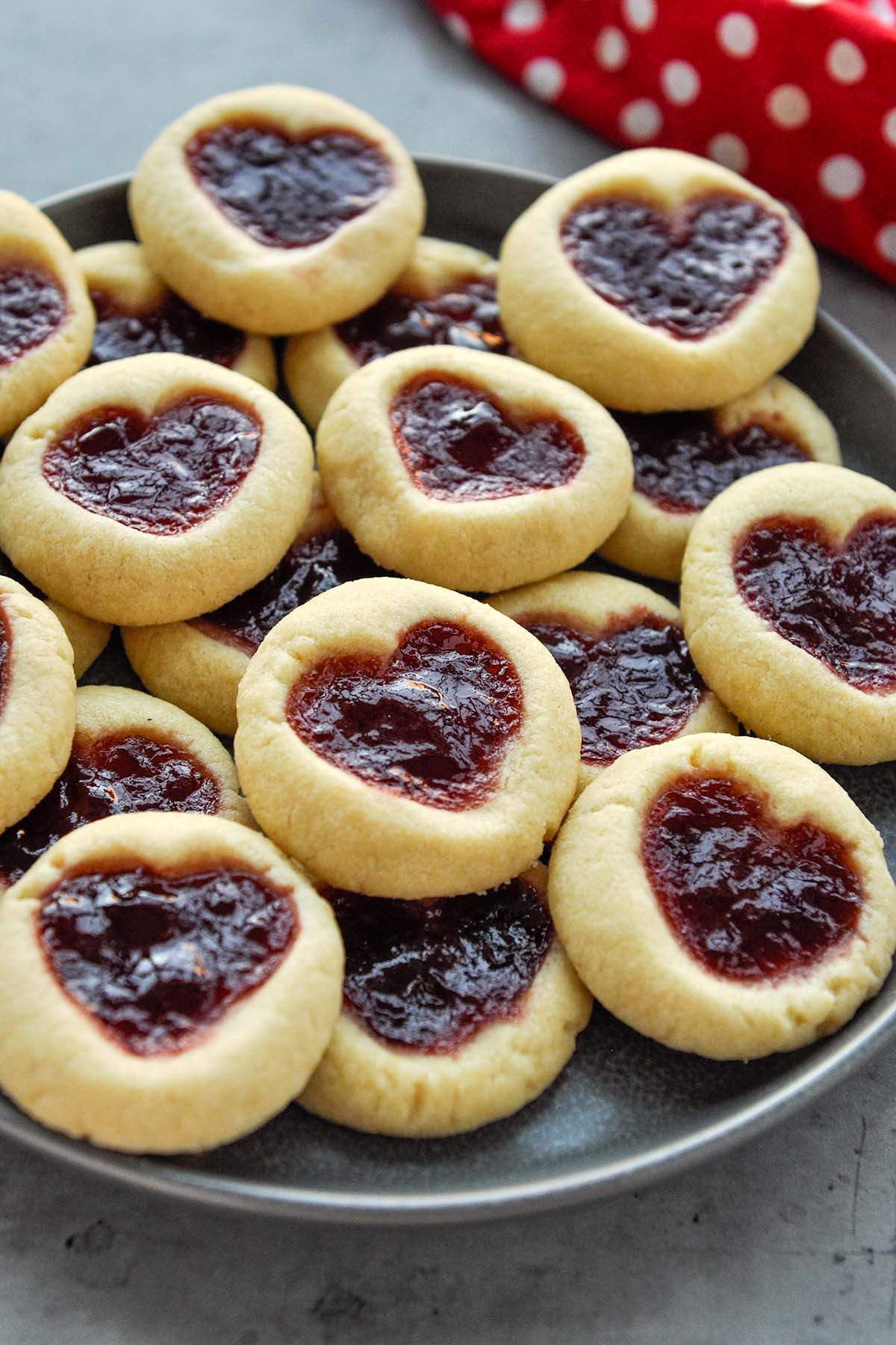A plate of heart cookies.